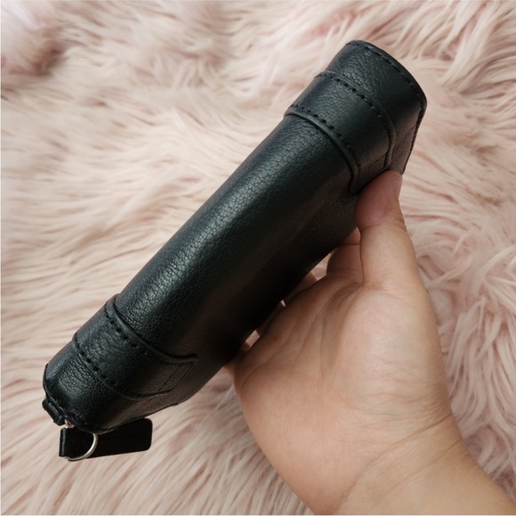 🌺 EUC! 🌺 Frye Natalie Phone Wallet Black Moto Leather Double Zip 🌺 - Picture 6 of 14